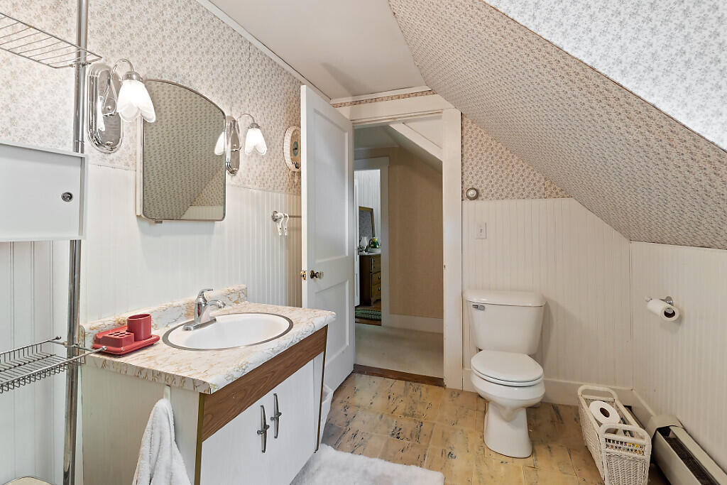 82 Quaker Hill Road Albion ME 04910