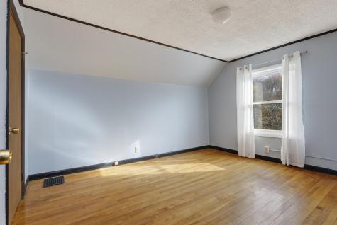 14 Gammon Avenue Auburn ME 04210