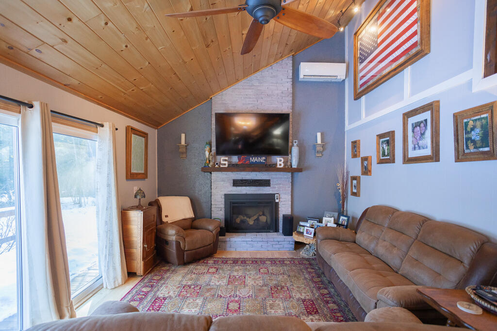 236 Us Route 2 E Wilton ME 04294