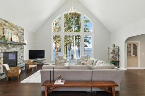 46 Windward Shore Road Raymond ME 04071