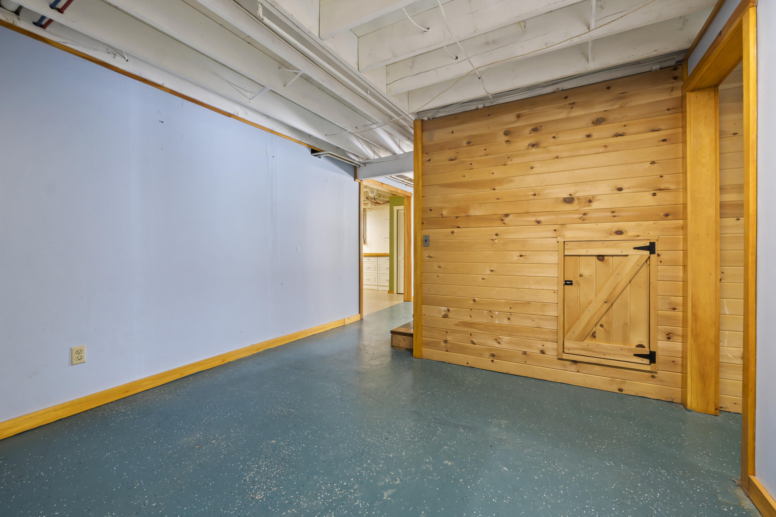 17 Evergreen Way Orland ME 04472