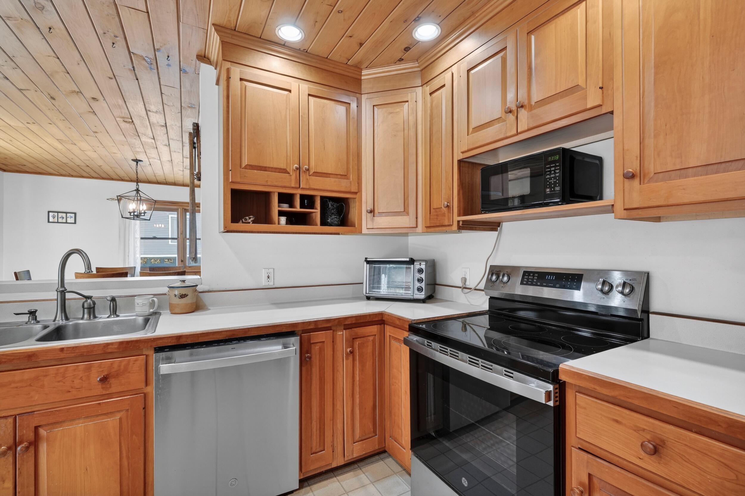 44 Jeffrey Road Minot ME 04258