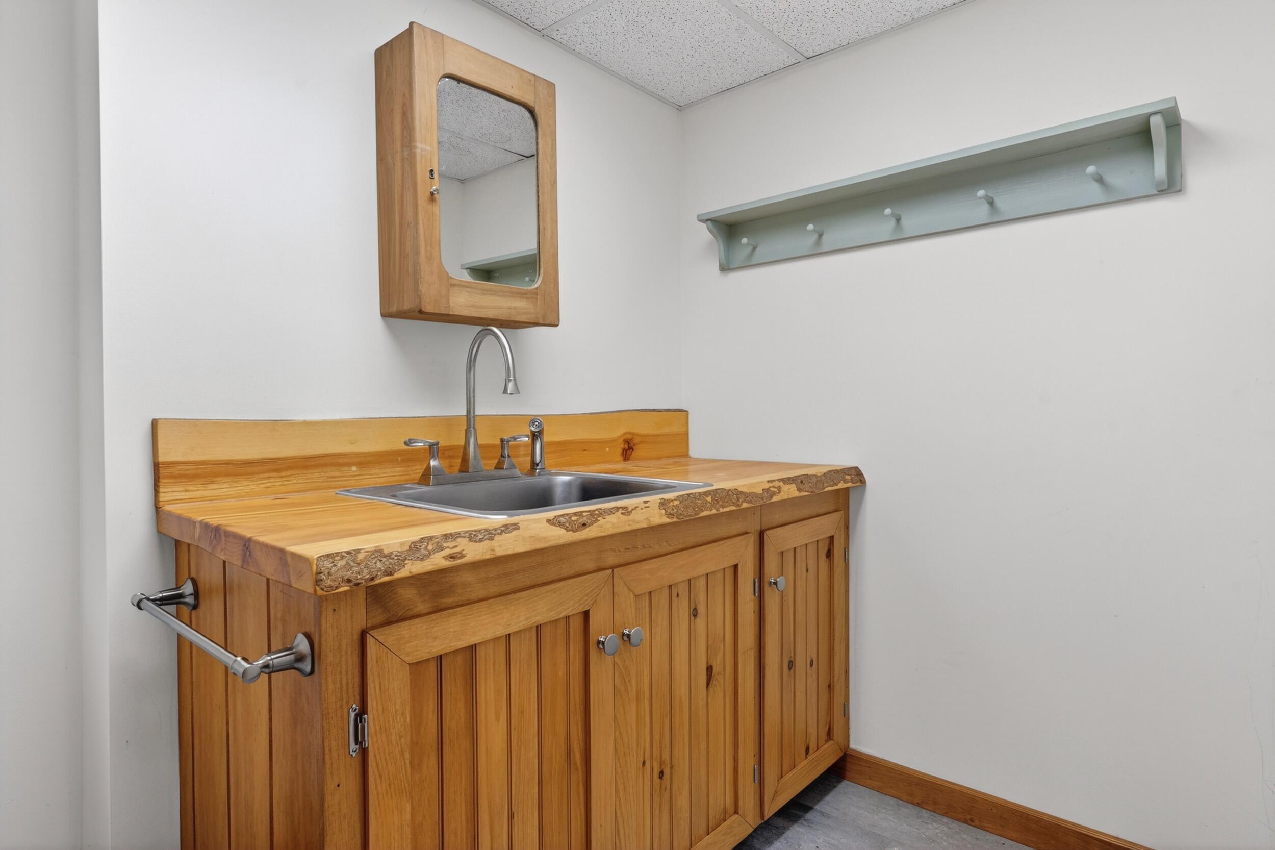 44 Jeffrey Road Minot ME 04258