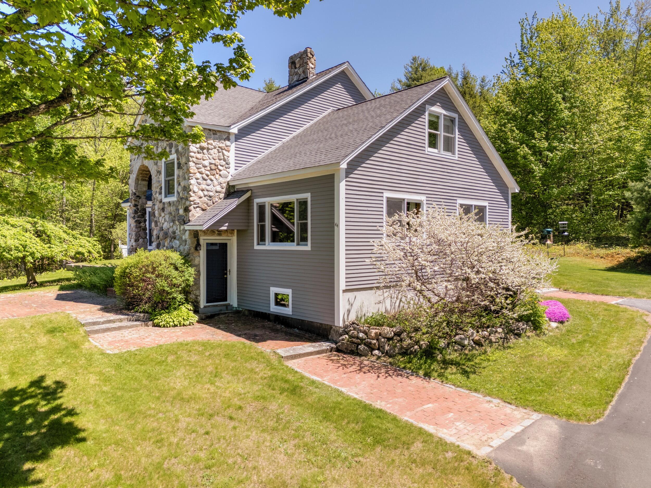 44 Jeffrey Road Minot ME 04258