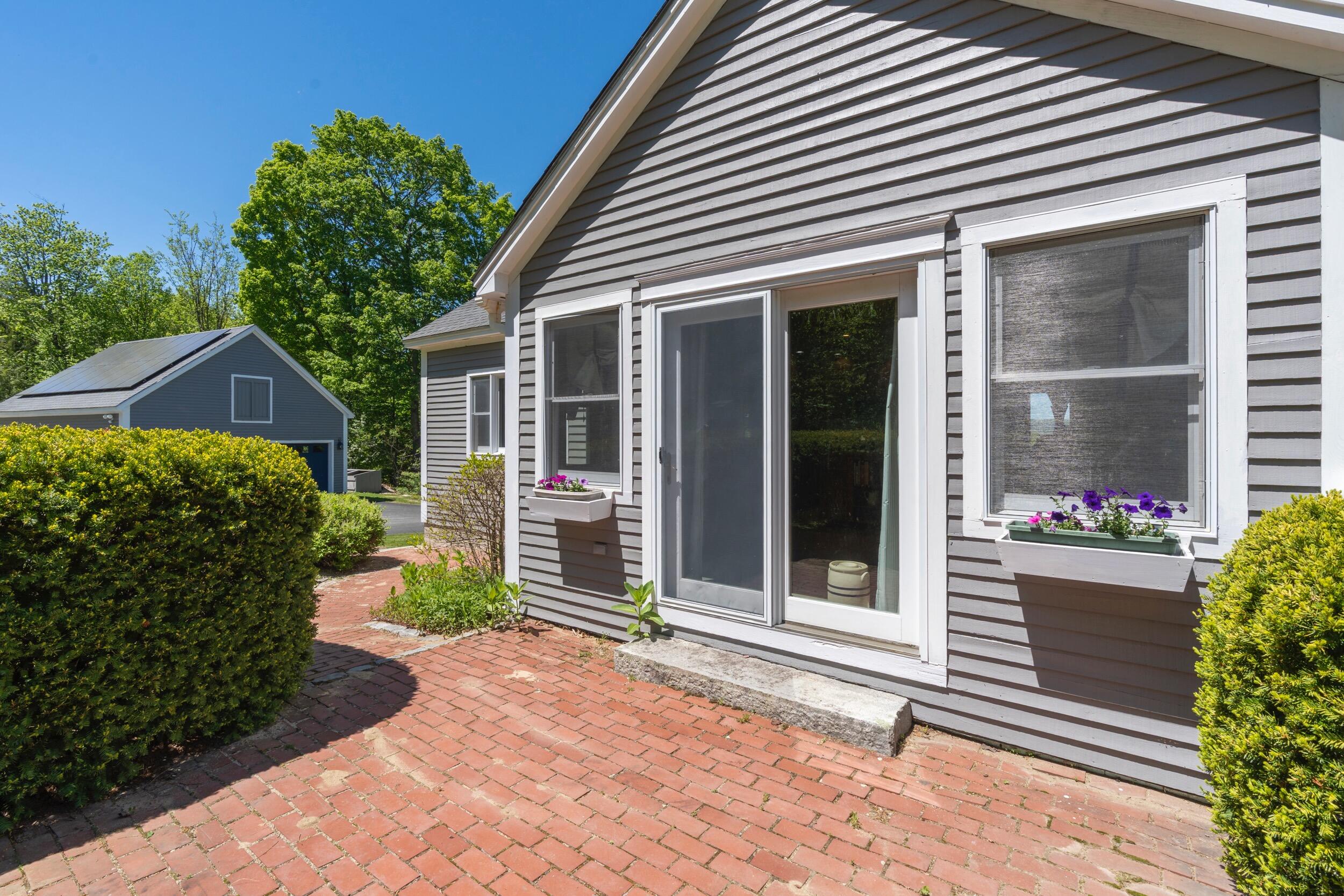 44 Jeffrey Road Minot ME 04258