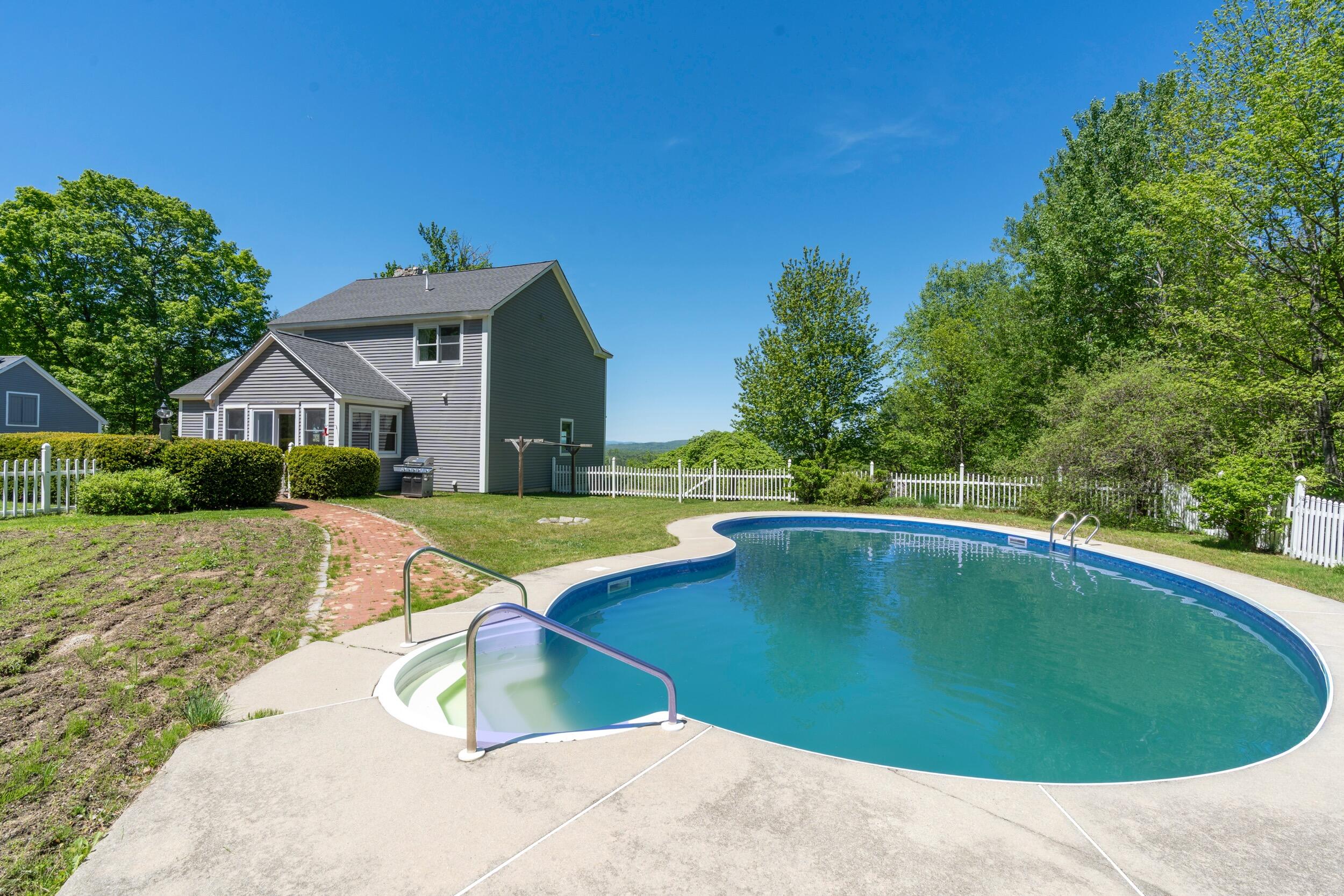 44 Jeffrey Road Minot ME 04258