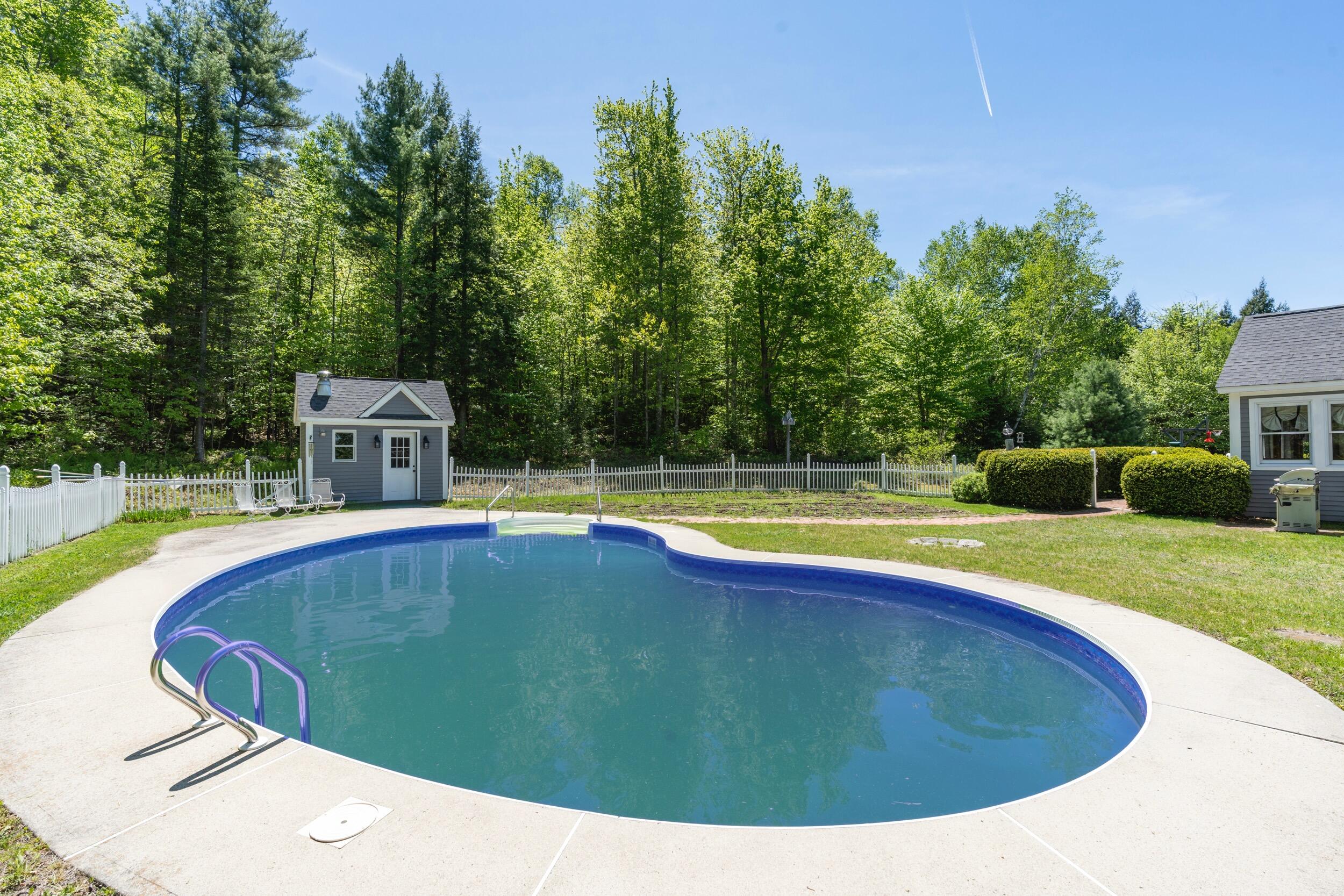 44 Jeffrey Road Minot ME 04258