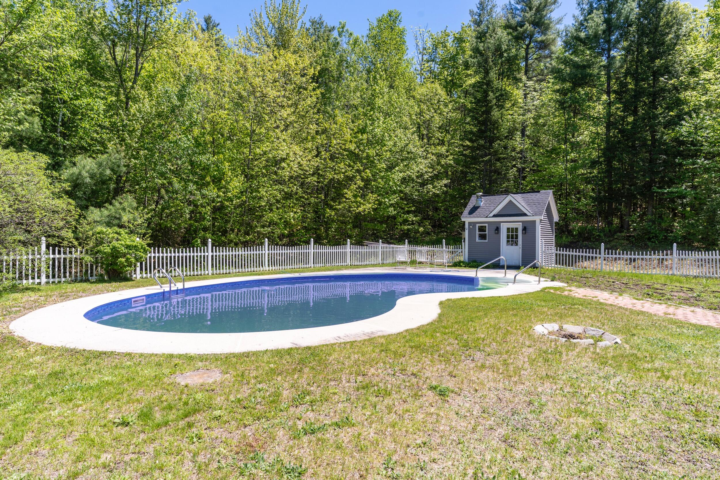 44 Jeffrey Road Minot ME 04258