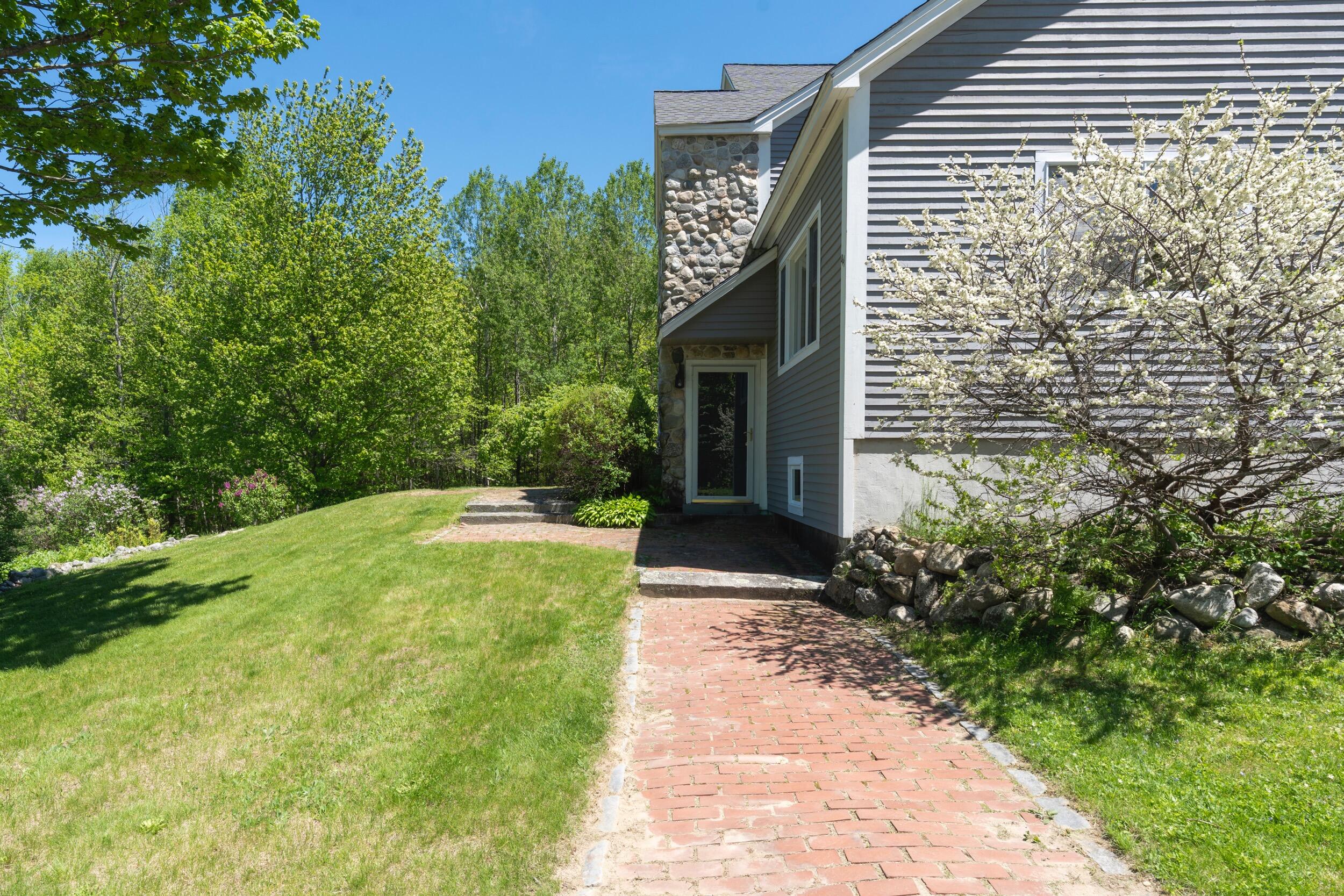 44 Jeffrey Road Minot ME 04258