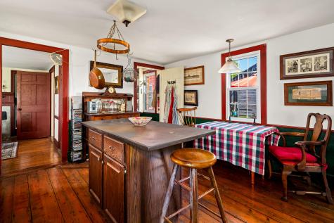5 Chestnut Street Vinalhaven ME 04863