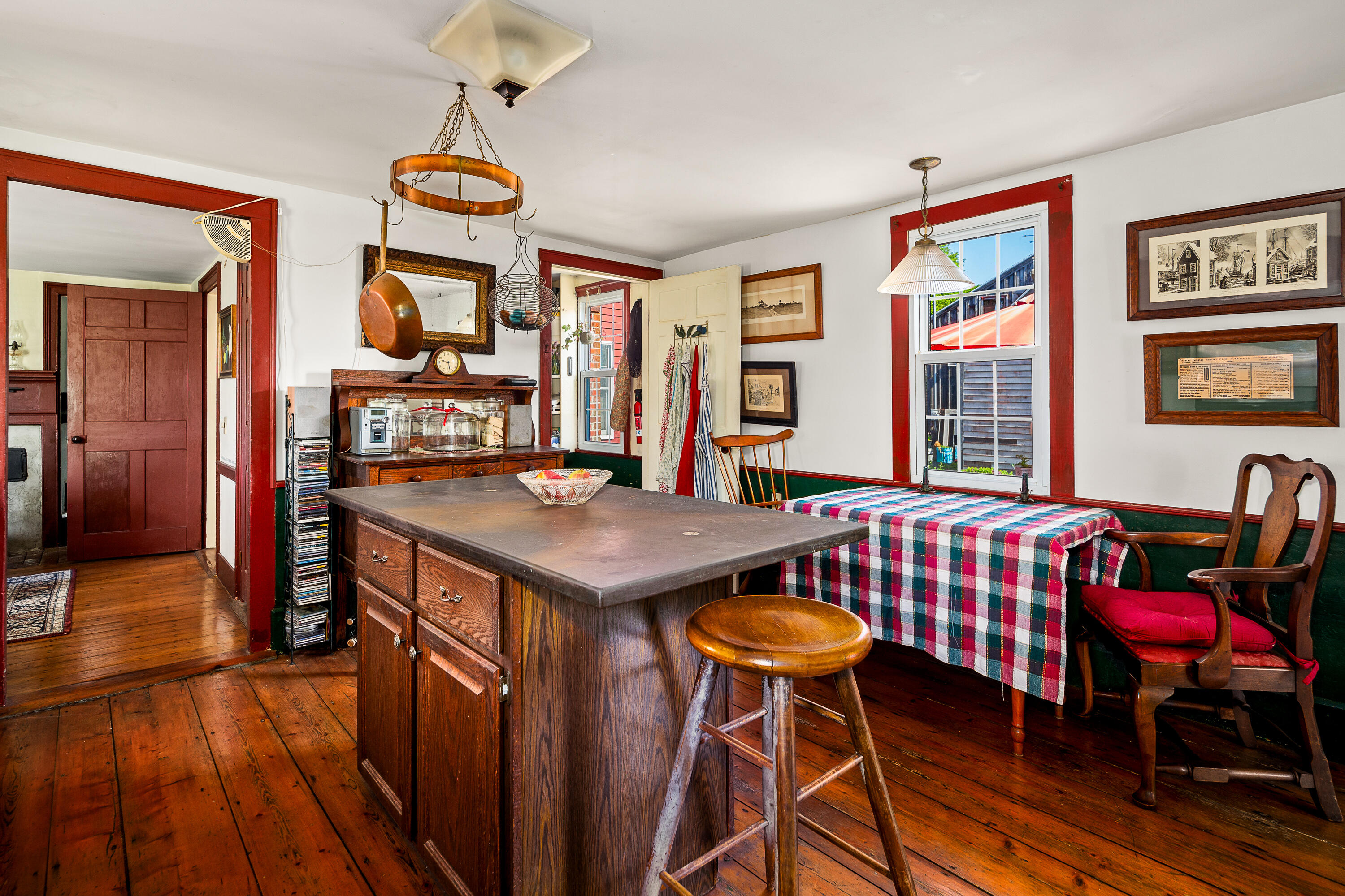 5 Chestnut Street Vinalhaven ME 04863