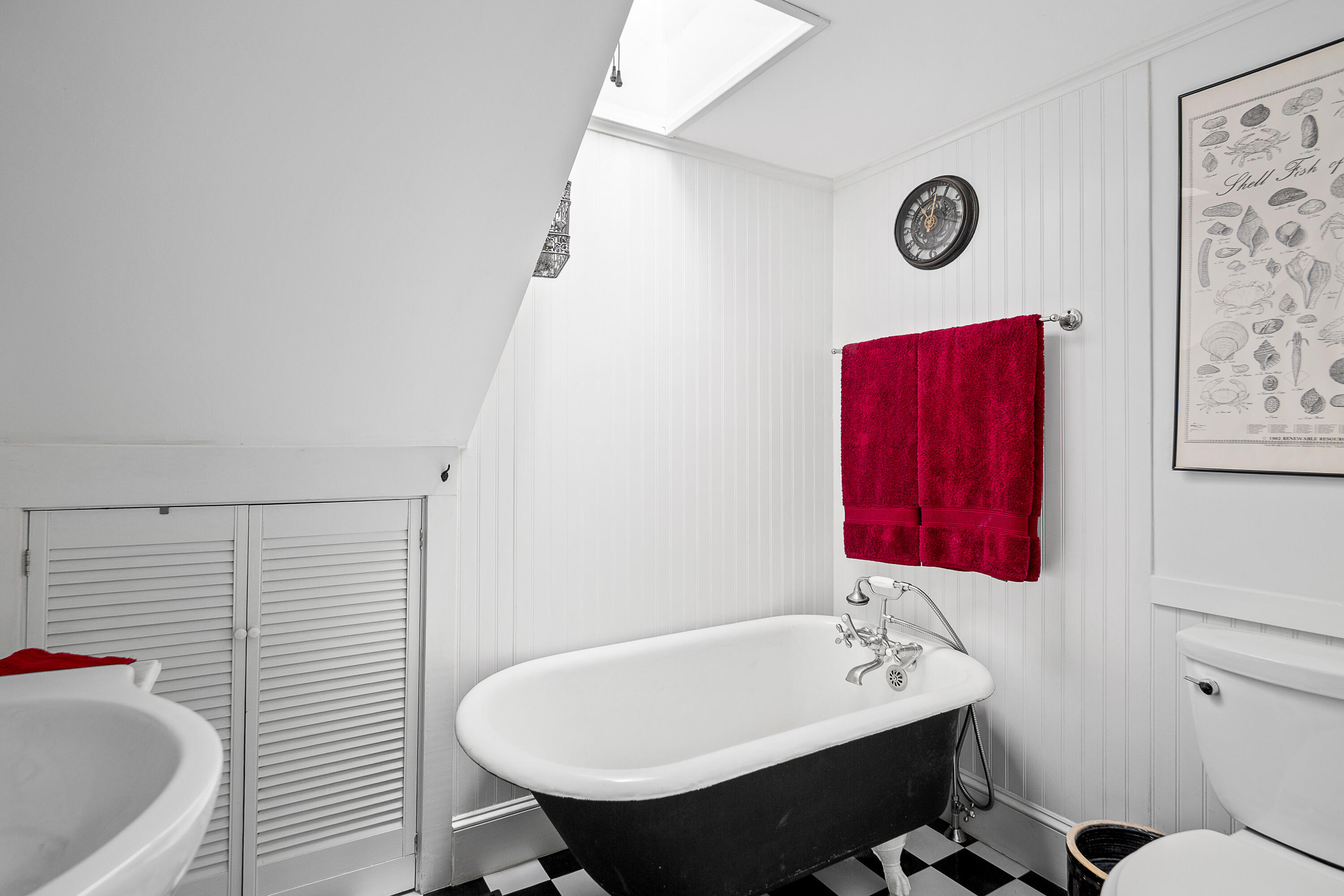 5 Chestnut Street Vinalhaven ME 04863