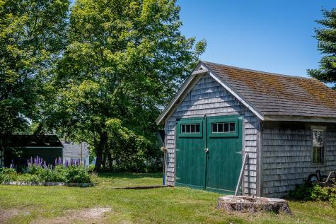 5 Chestnut Street Vinalhaven ME 04863