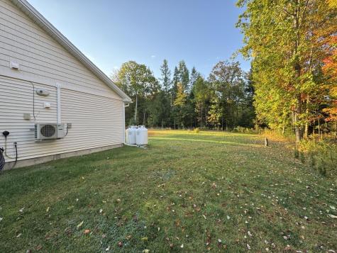 5 Chestnut Street Unity ME 04988