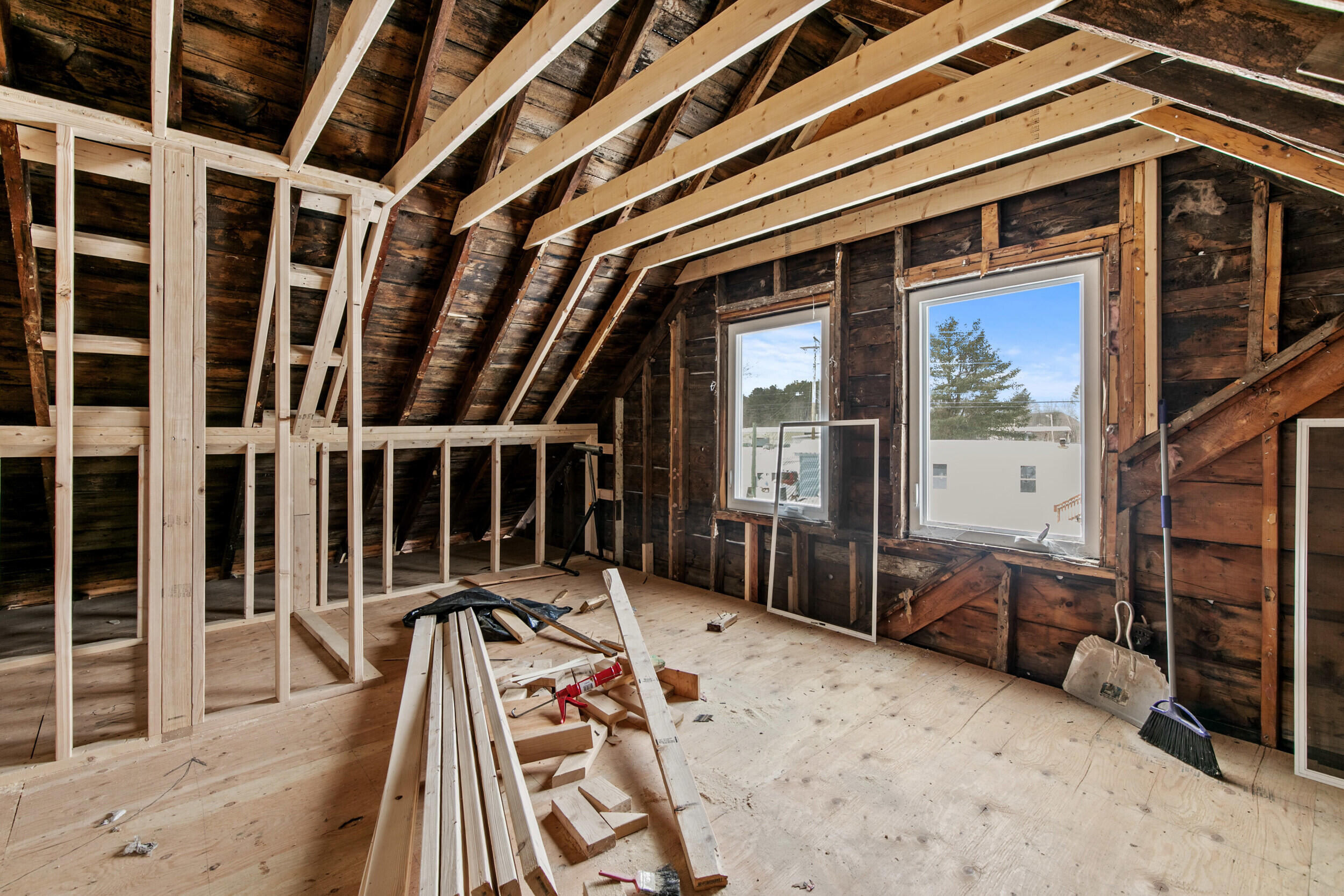 13 Snow Avenue Auburn ME 04210