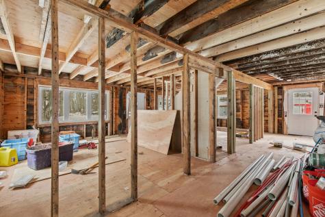 13 Snow Avenue Auburn ME 04210