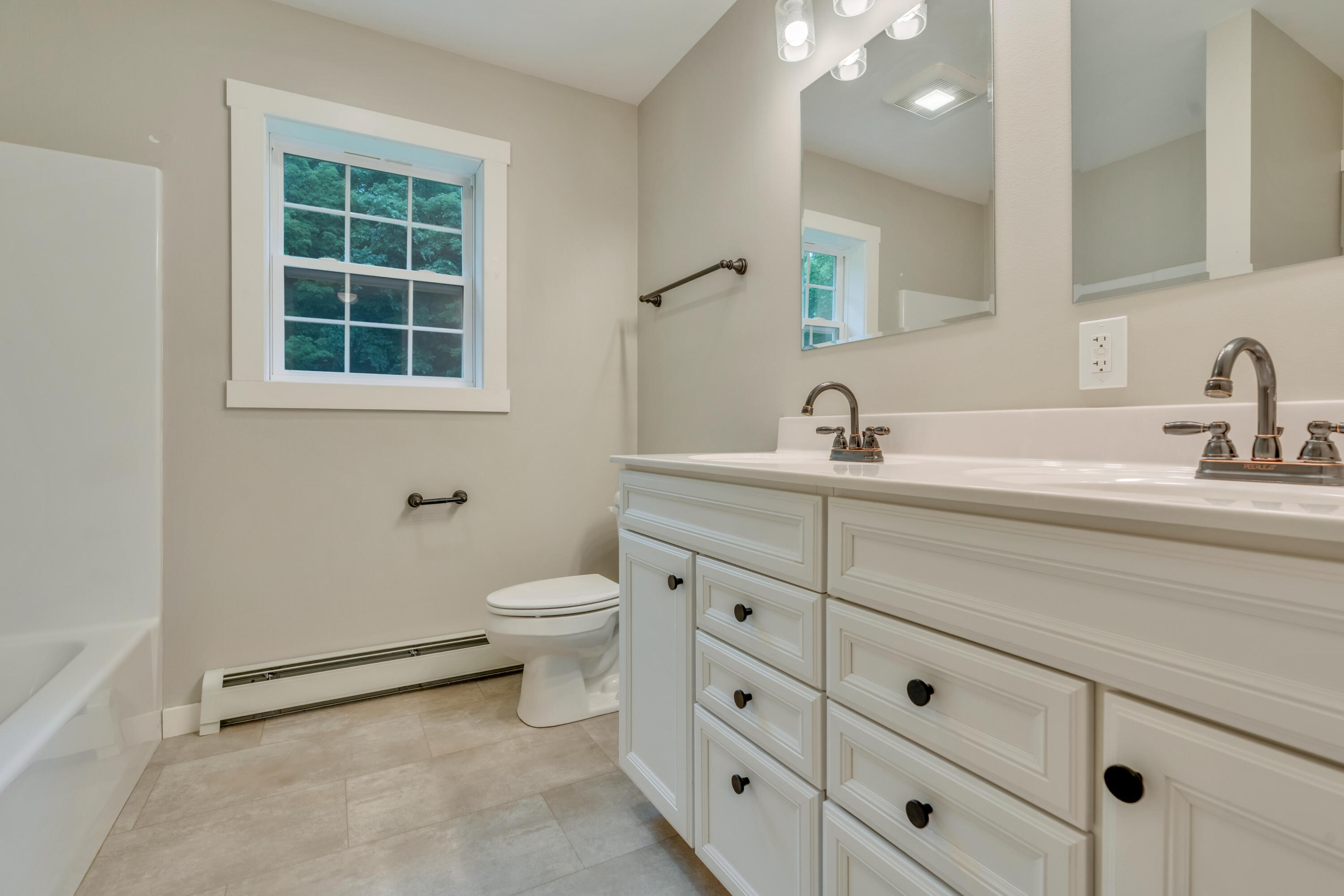 86 Kennebunk Road Alfred ME 04002