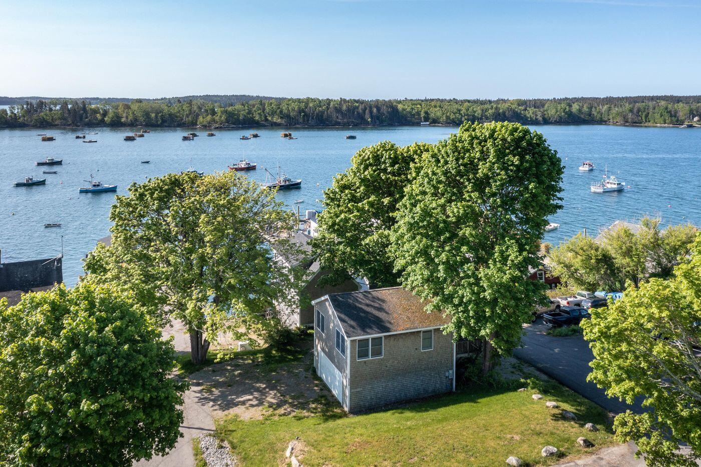 111 Davis Point Loop Friendship ME 04547