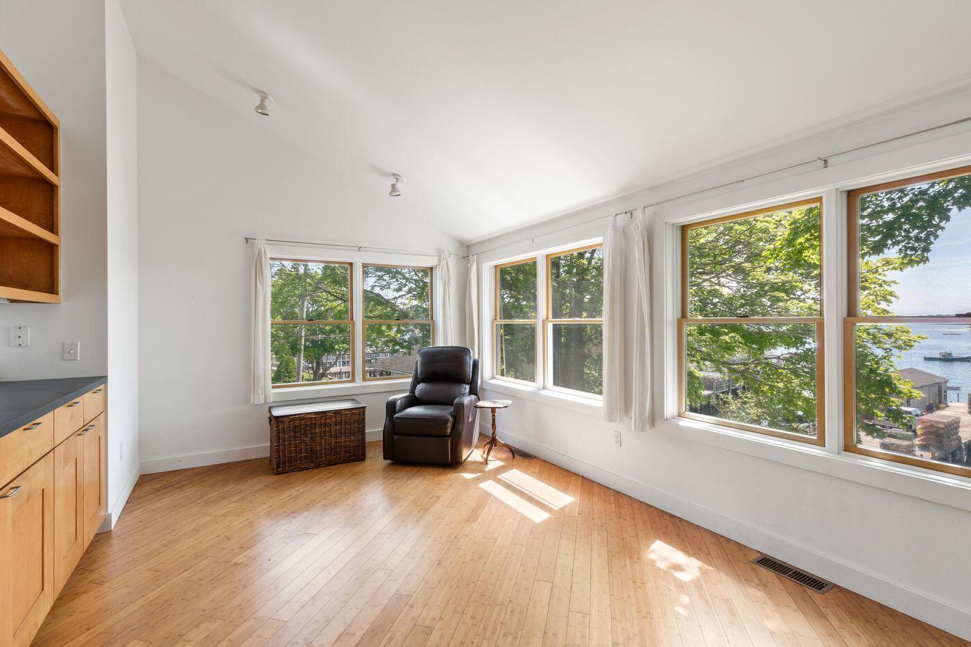 111 Davis Point Loop Friendship ME 04547