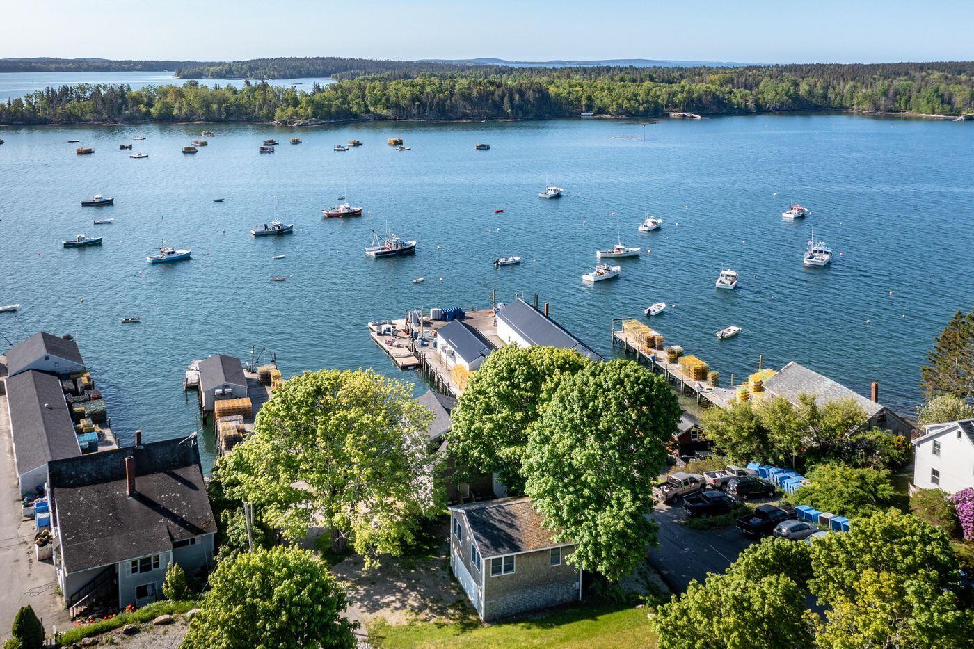 111 Davis Point Loop Friendship ME 04547