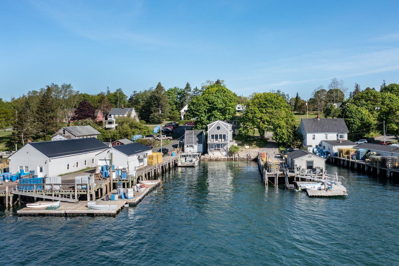 111 Davis Point Loop Friendship ME 04547