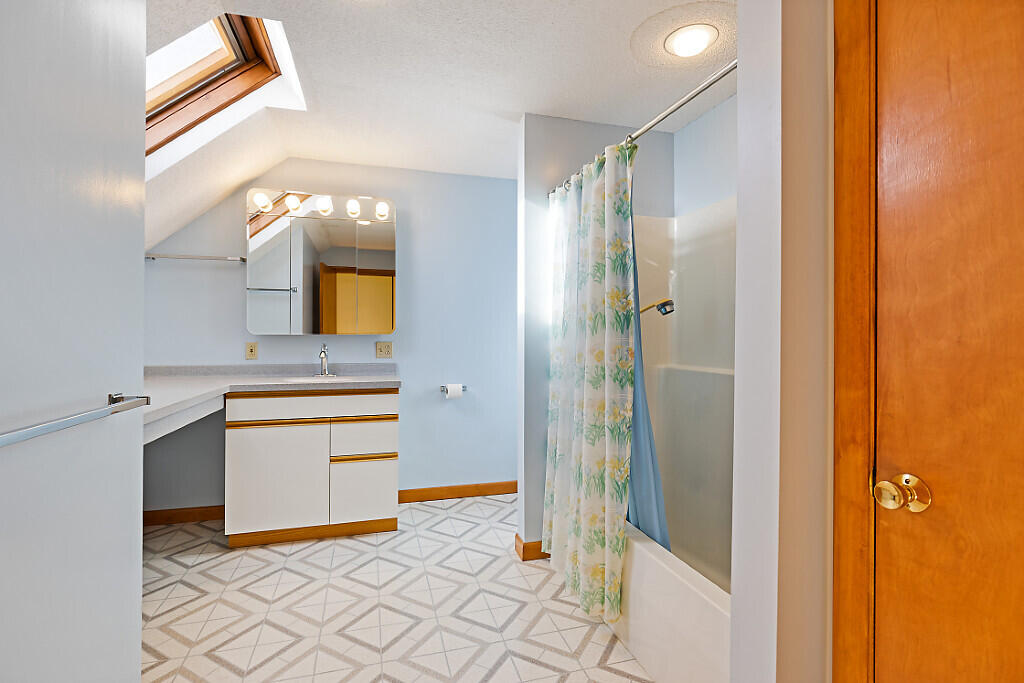 9 Snug Harbor Road Belgrade ME 04917