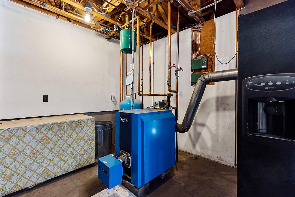 9 Snug Harbor Road Belgrade ME 04917