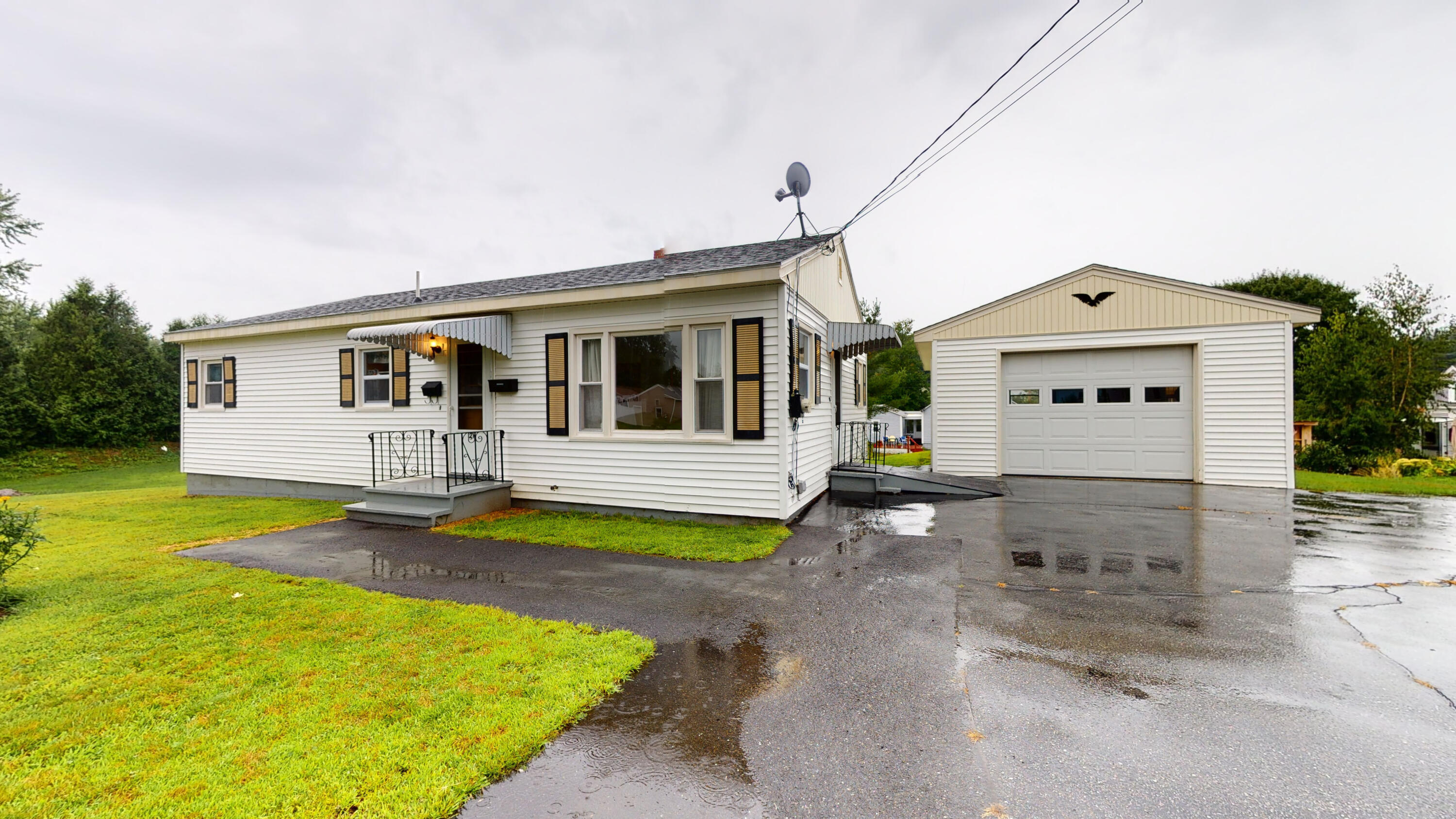 121 Dow Avenue Lewiston ME 04240