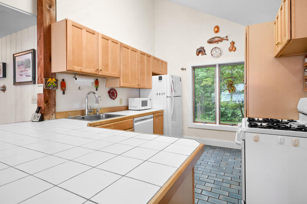 9 Broad Reach Road Chebeague Island ME 04017