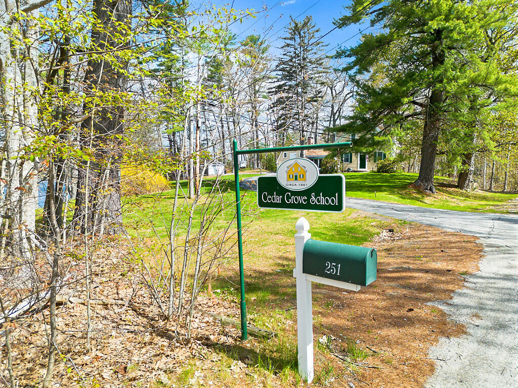 251 Cedar Grove Road Dresden ME 04342