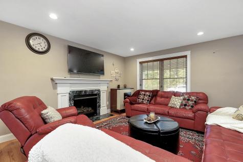 10 Rileys Way Falmouth ME 04105