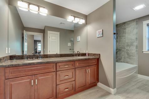 10 Rileys Way Falmouth ME 04105