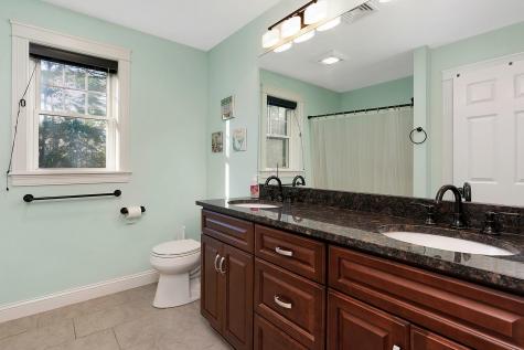 10 Rileys Way Falmouth ME 04105