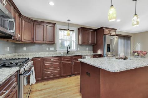 10 Rileys Way Falmouth ME 04105