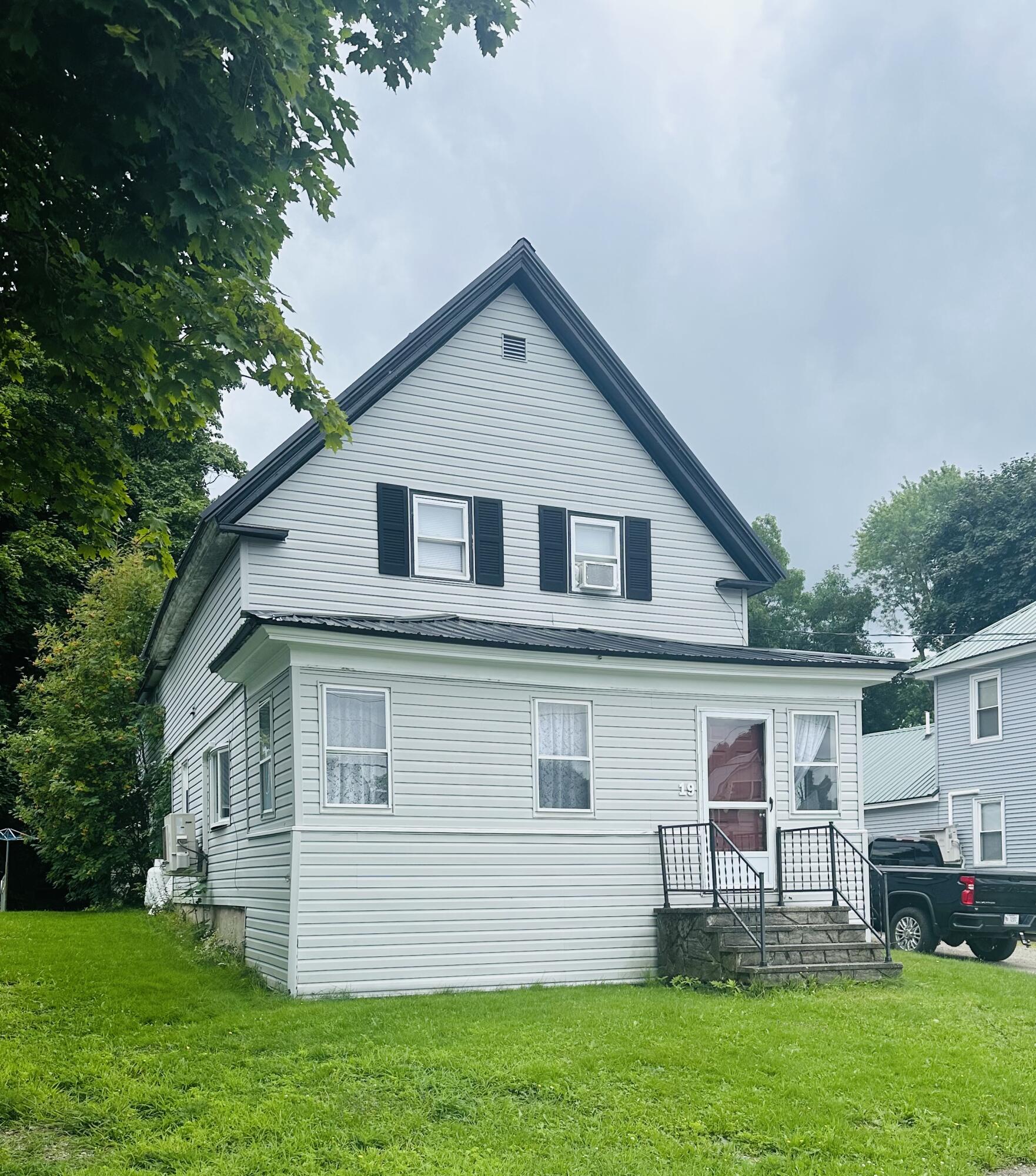 19 Pine Street East Millinocket ME 04430