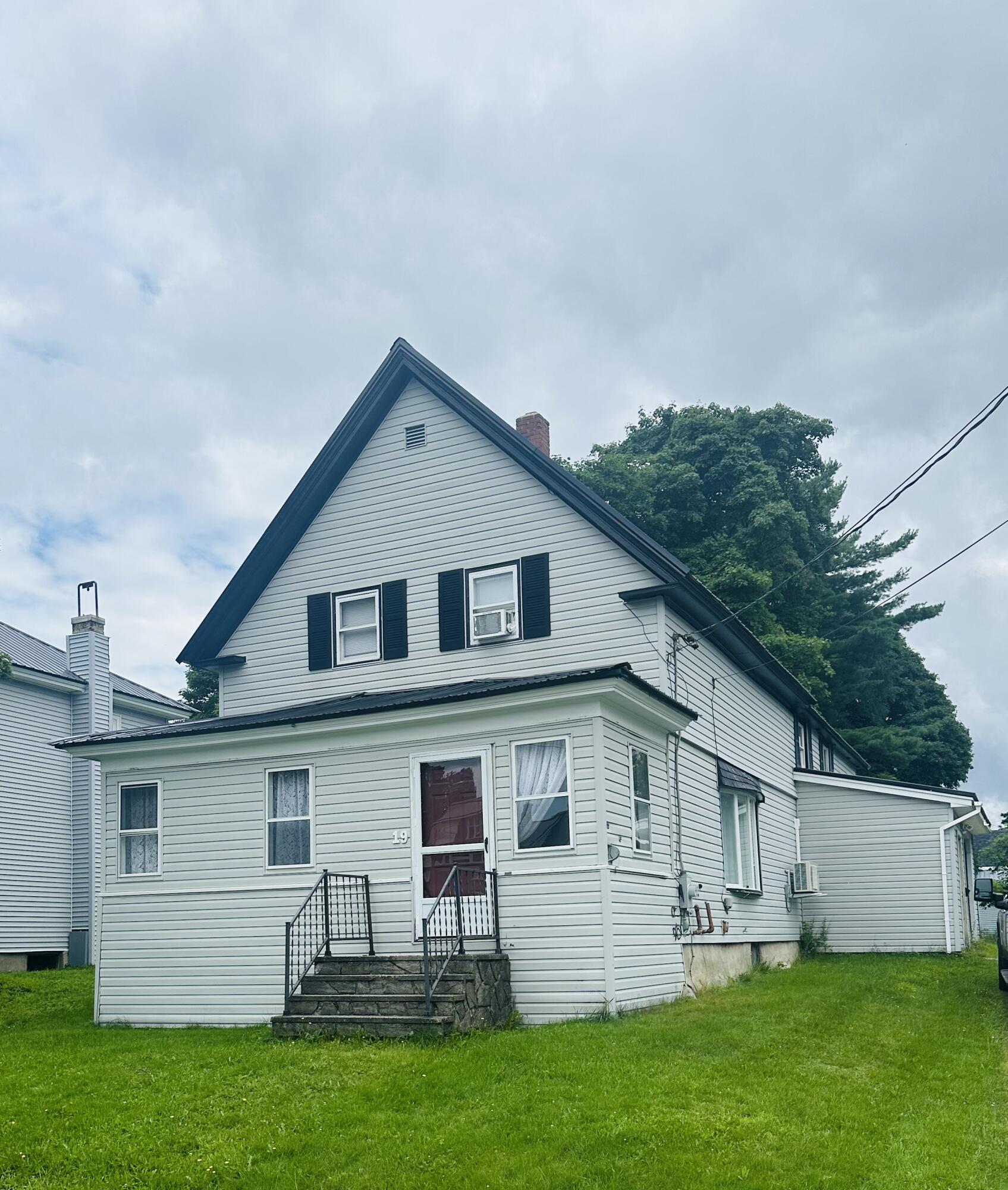 19 Pine Street East Millinocket ME 04430