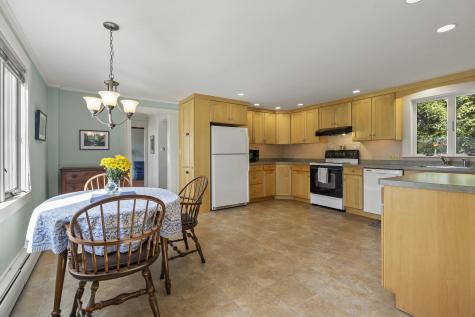 15 High Street Damariscotta ME 04543