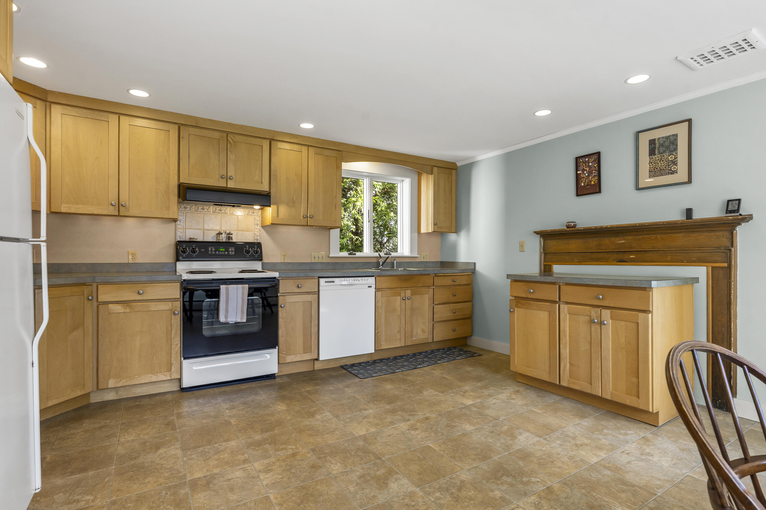 15 High Street Damariscotta ME 04543