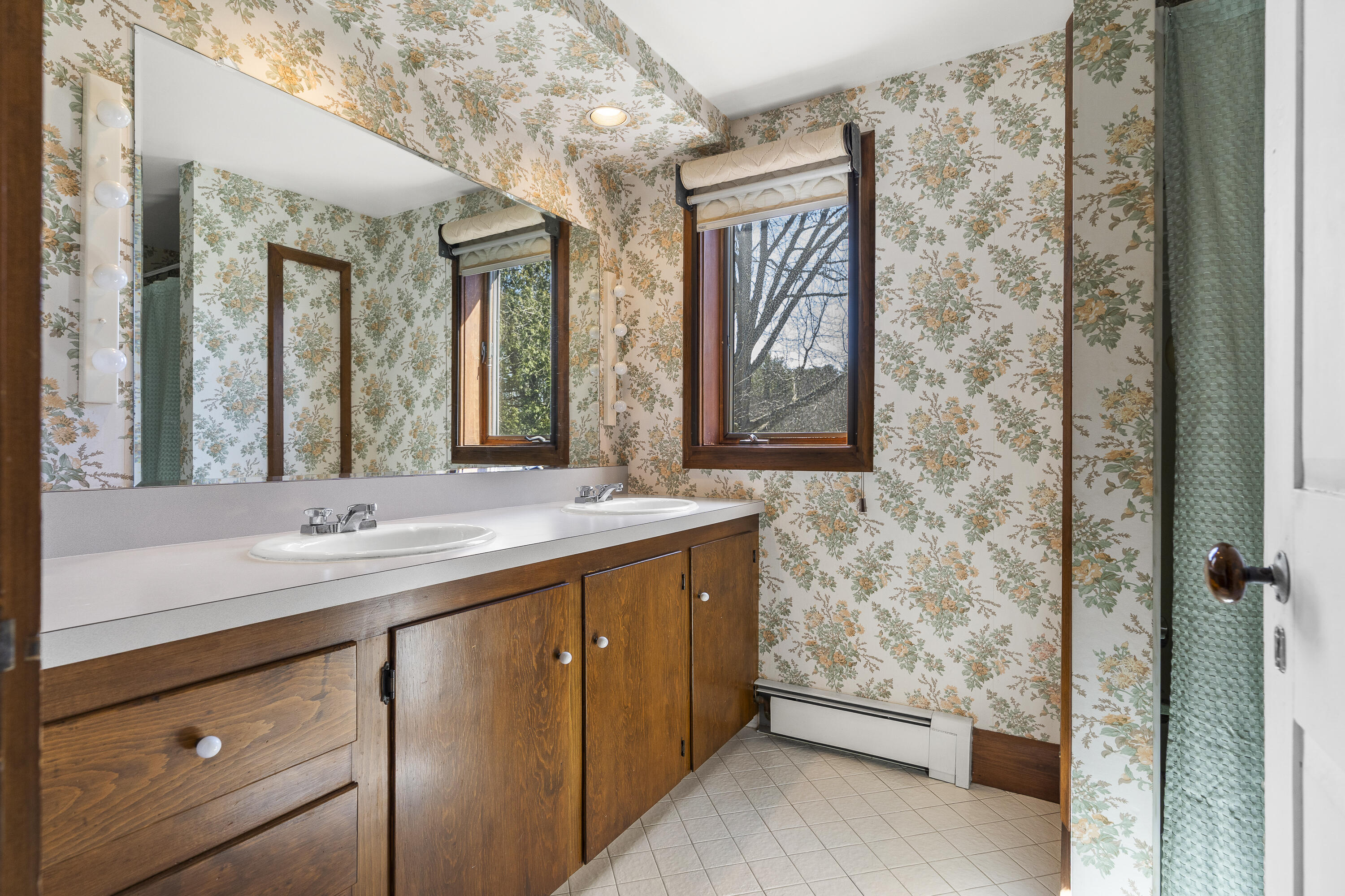15 High Street Damariscotta ME 04543