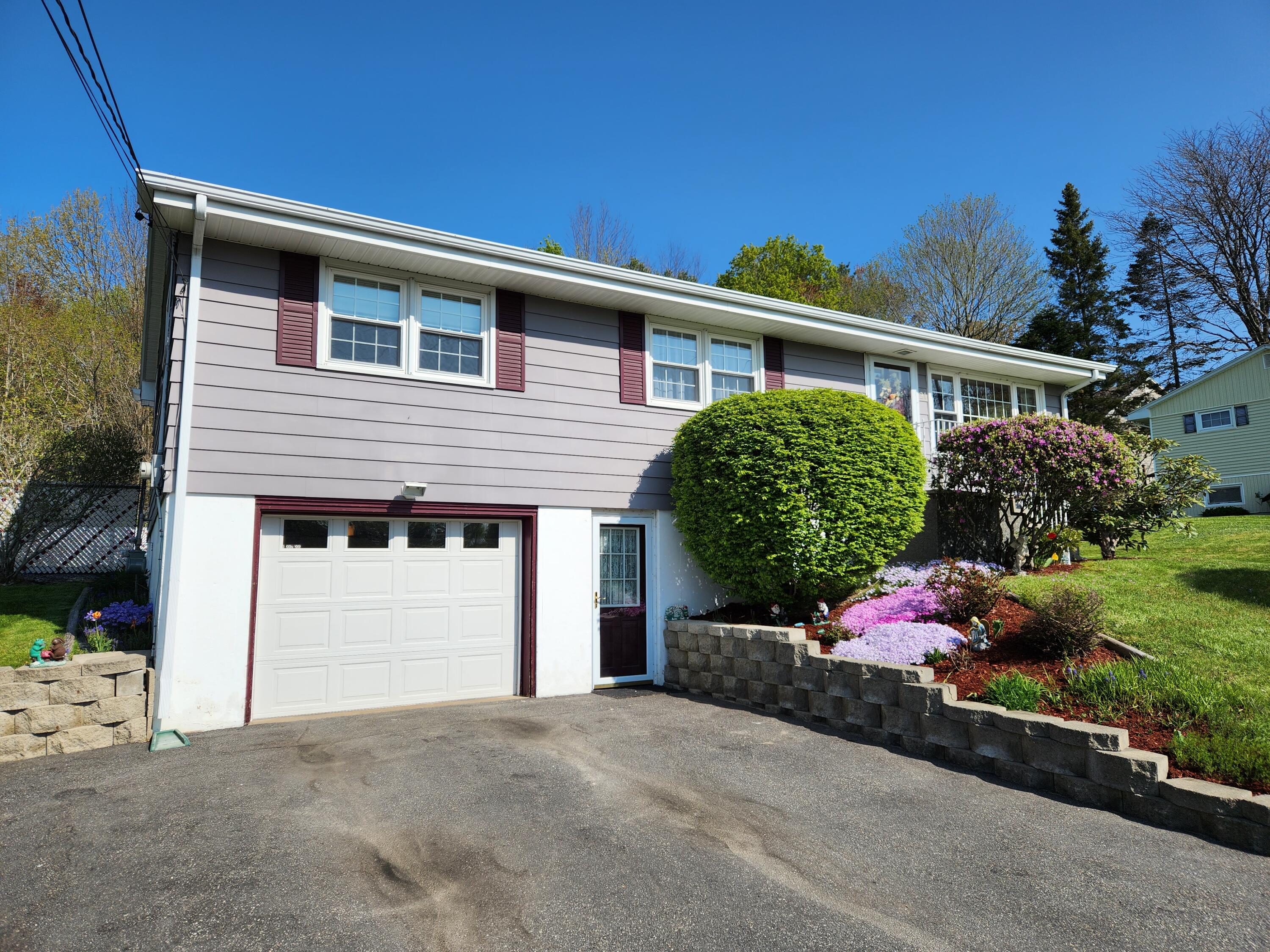 21 Martin Drive Lewiston ME 04240