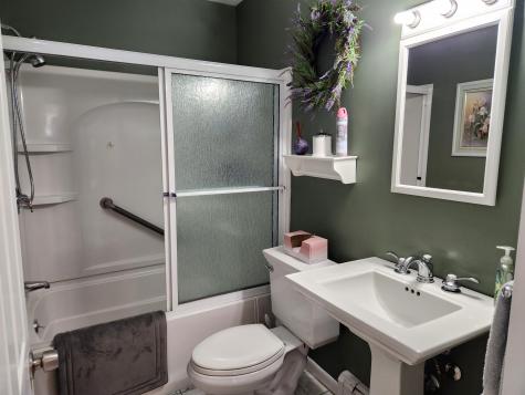 21 Martin Drive Lewiston ME 04240