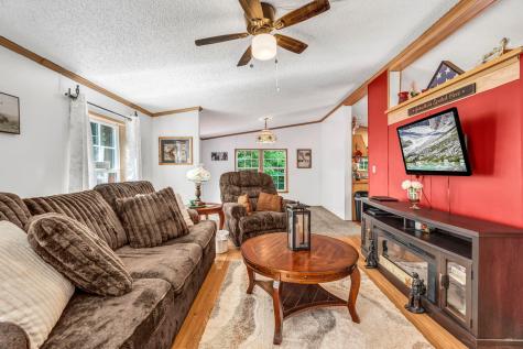 17 Harmon's Corner Road Auburn ME 04210