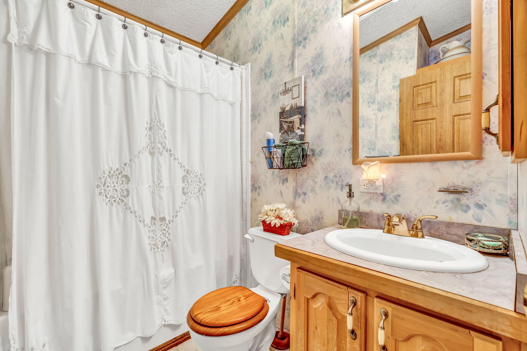 17 Harmon's Corner Road Auburn ME 04210