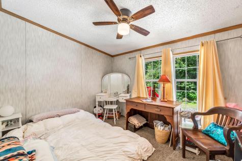 17 Harmon's Corner Road Auburn ME 04210