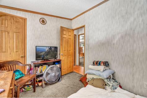 17 Harmon's Corner Road Auburn ME 04210