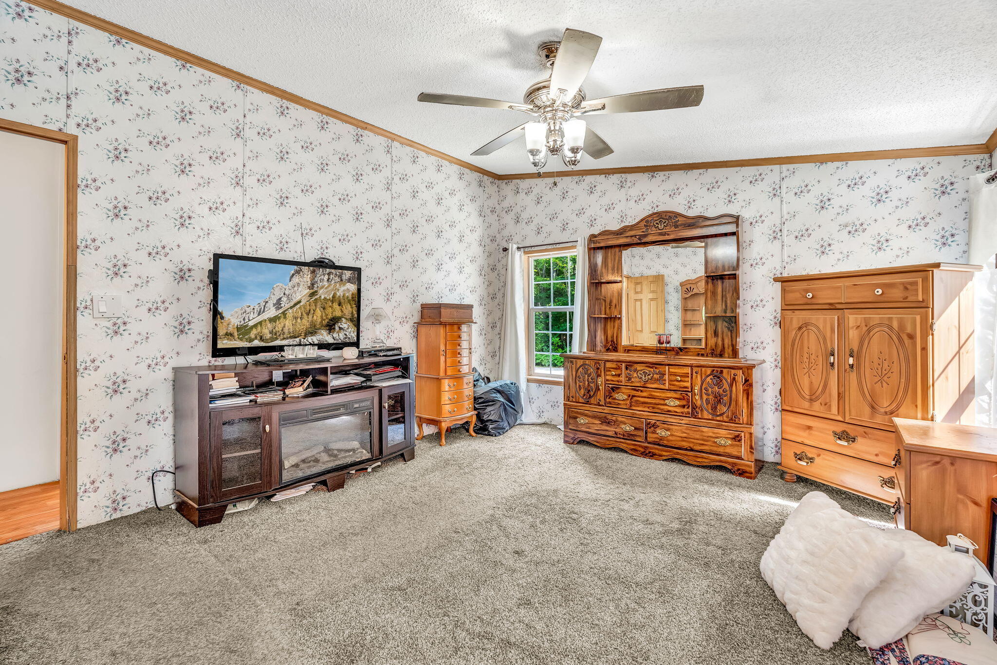 17 Harmon's Corner Road Auburn ME 04210