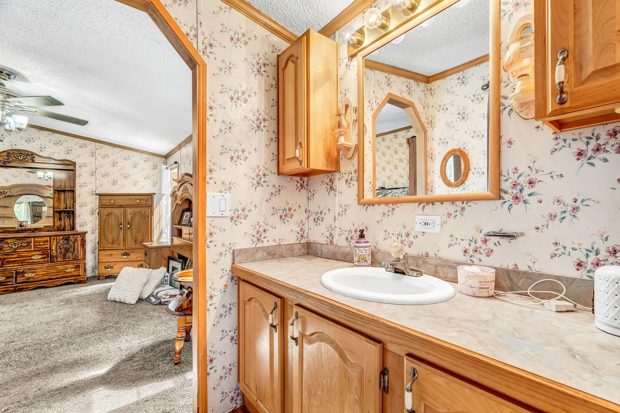 17 Harmon's Corner Road Auburn ME 04210