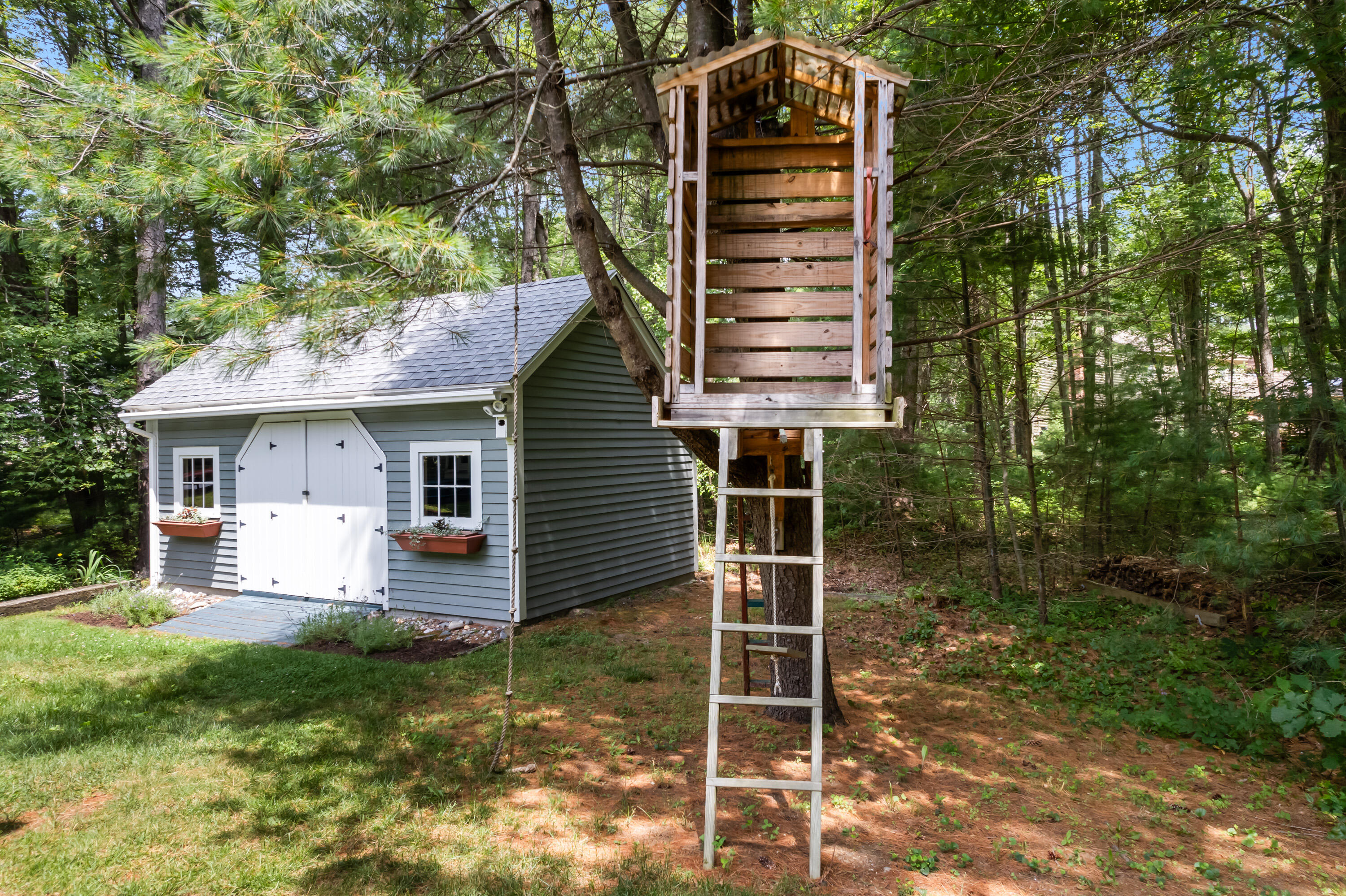 16 Locust Lane Brunswick ME 04011