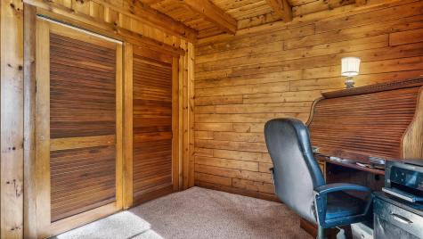 60 Brett Hill Road Paris ME 04281