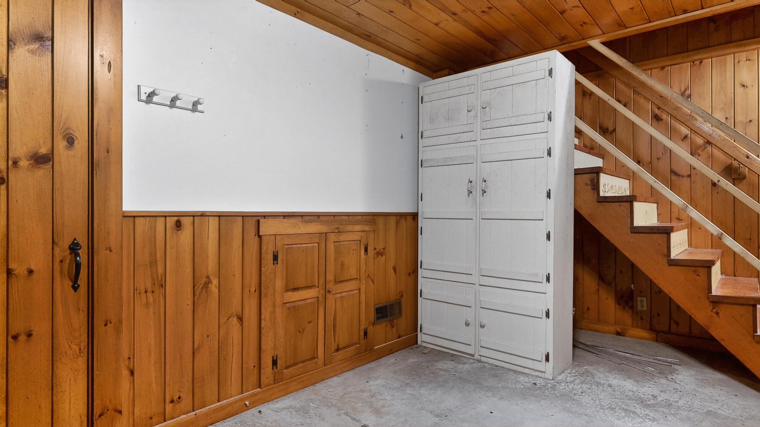 60 Brett Hill Road Paris ME 04281